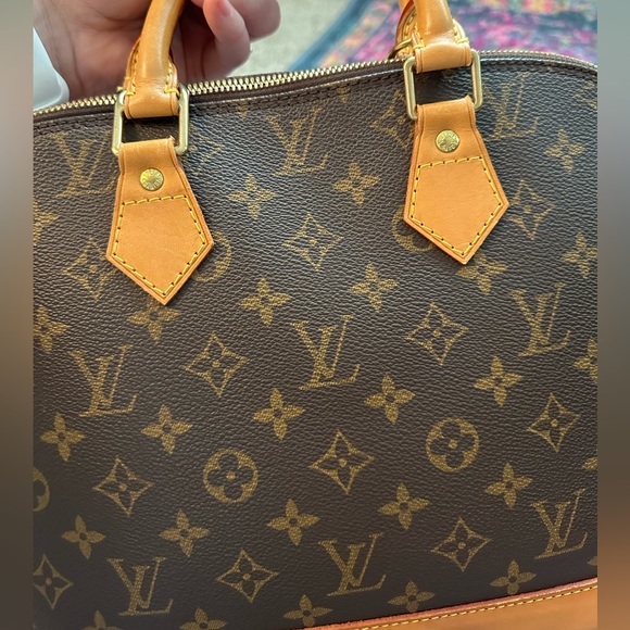Louis Vuitton Alma PM - Picture 9 of 16